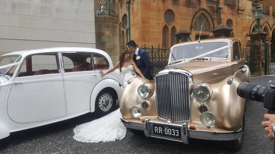Gold Rolls-Royce wedding car side detail